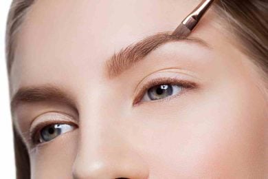 Sopracciglia effetto Lifting: ecco ottenere una brow shaping antietà…