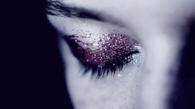 7 imperdibili Ombretti glitter per brillare durante le Feste di Natale