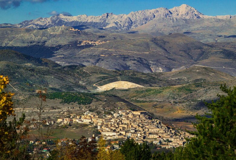 E’ il borgo dello zafferano, una vera perla nel cuore dell’Abruzzo