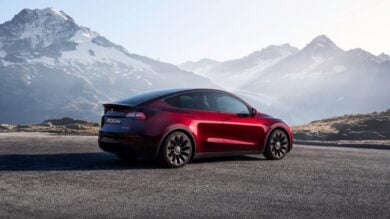 Tesla Model Y vs Polestar 4, la sfida dei SUV Elettrici più esclusivi!