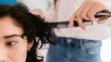 Come scegliere il Taglio di Capelli in base alla forma del Viso: la Guida completa