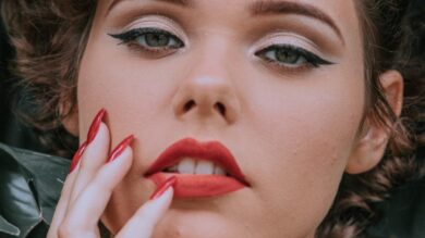 Rossetto e Smalto: 4 abbinamenti trendy assolutamente da copiare