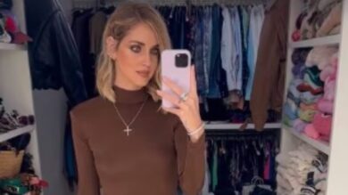 Chiara Ferragni per X Factor 2023: l’Accessorio preziosissimo non sfugge ai Fan. Vale una Fortuna!