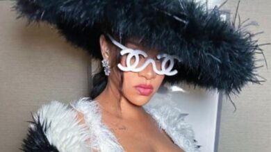 Rihanna, l’iconica tuta rossa del Super Bowl ora in vendita a un prezzo esagerato. Da non credere!