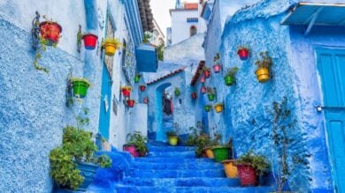 Sembra di stare in Marocco, questo Borgo Italiano è un sogno tinto di Blu!