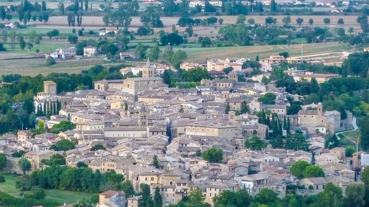 In questo borgo umbro puoi rivivere il medioevo più autentico