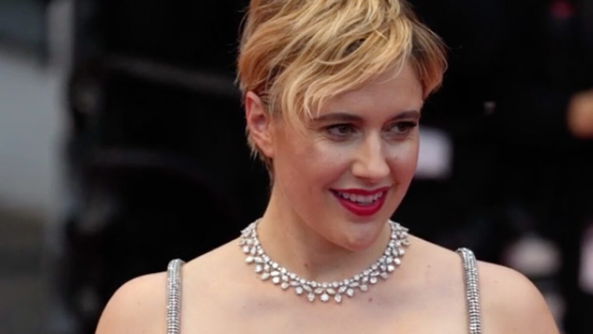 Cannes 2024, Greta Gerwig sfoggia i preziosi gioielli Chopard: costano una fortuna!