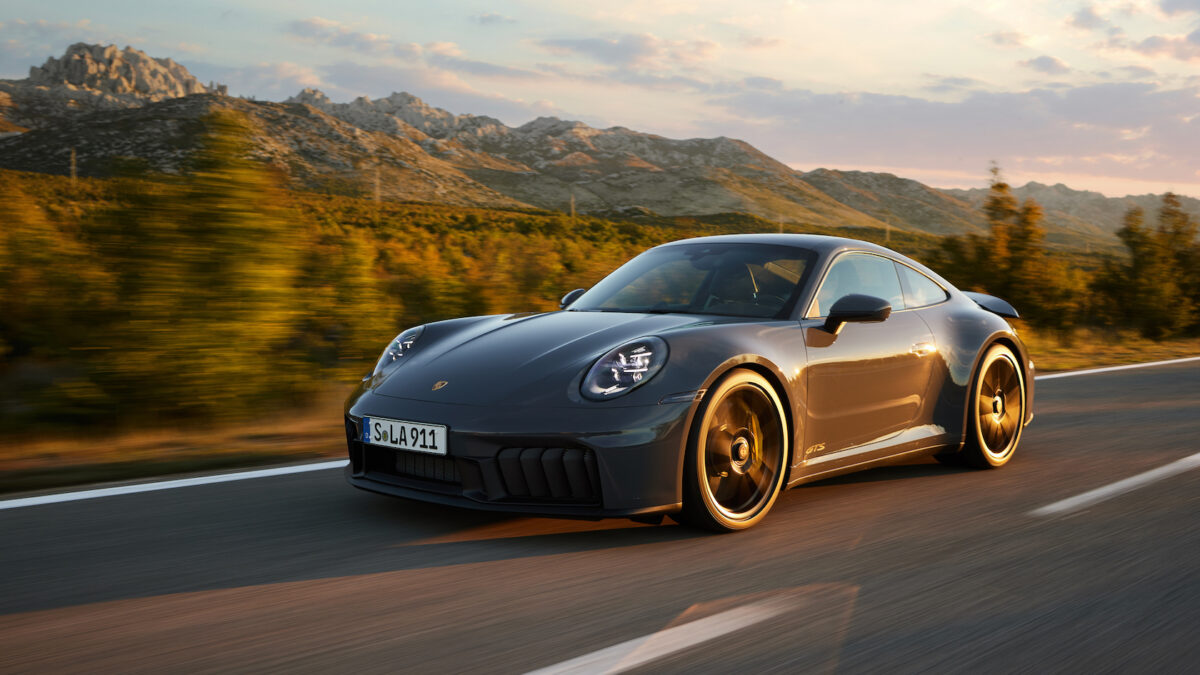Ecco la nuova Porsche 911 GTS, la prima Ibrida fa paura!