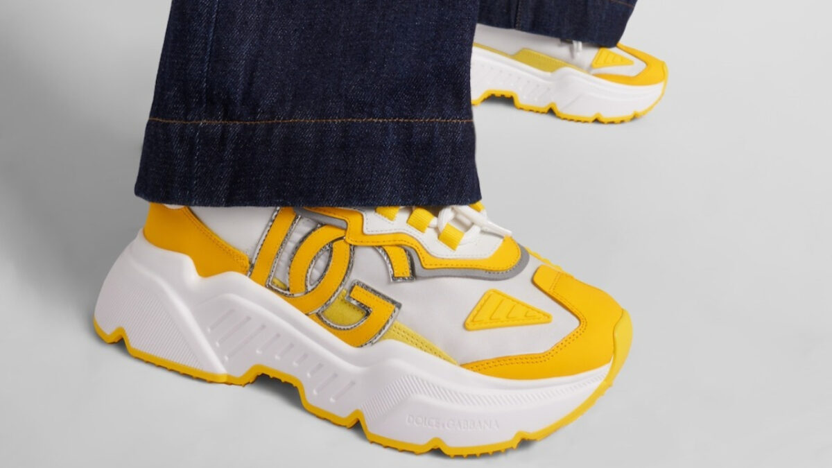 Sneakers gialle, il trend di Primavera che mette d’accordo proprio tutte!