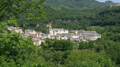 Un suggestivo borgo veneto circondato dall’acqua. Guardate che meraviglia!