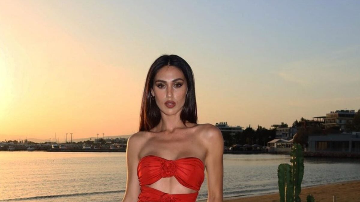 Cecilia Rodríguez spende circa 3mila euro per il suo Look da spiaggia, che lusso