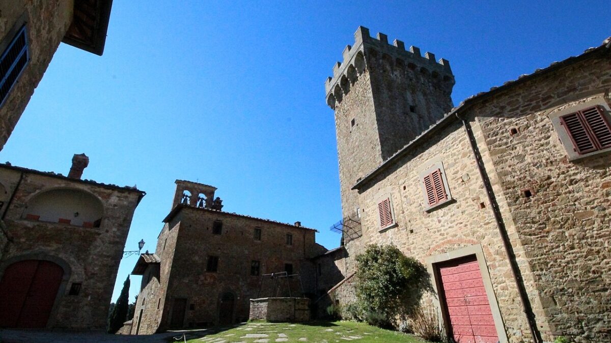 Siete mai stati in un borgo-castello? In Toscana potrete visitarne uno bellissimo!