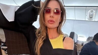 Ilary Blasi indossa le scarpe gioiello: Lusso e glamour ai pedi della presentatrice