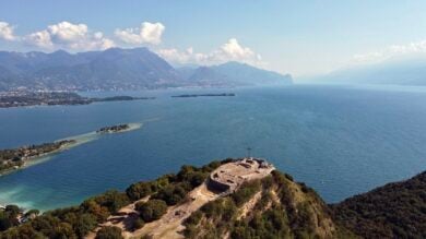 Weekend estivo sul lago? Questo borgo sul Garda è la destinazione ideale