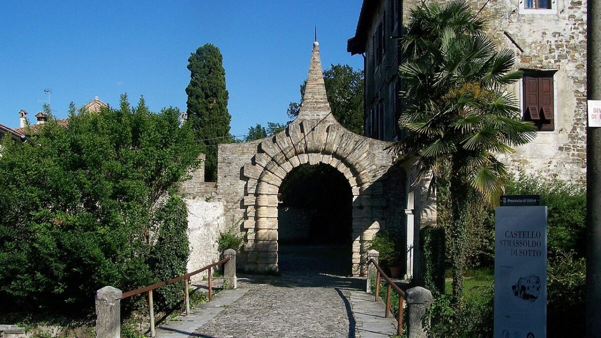 Castelli, Acqua e Natura, questo Borgo del Friuli Venezia Giulia saprà davvero come conquistarvi…