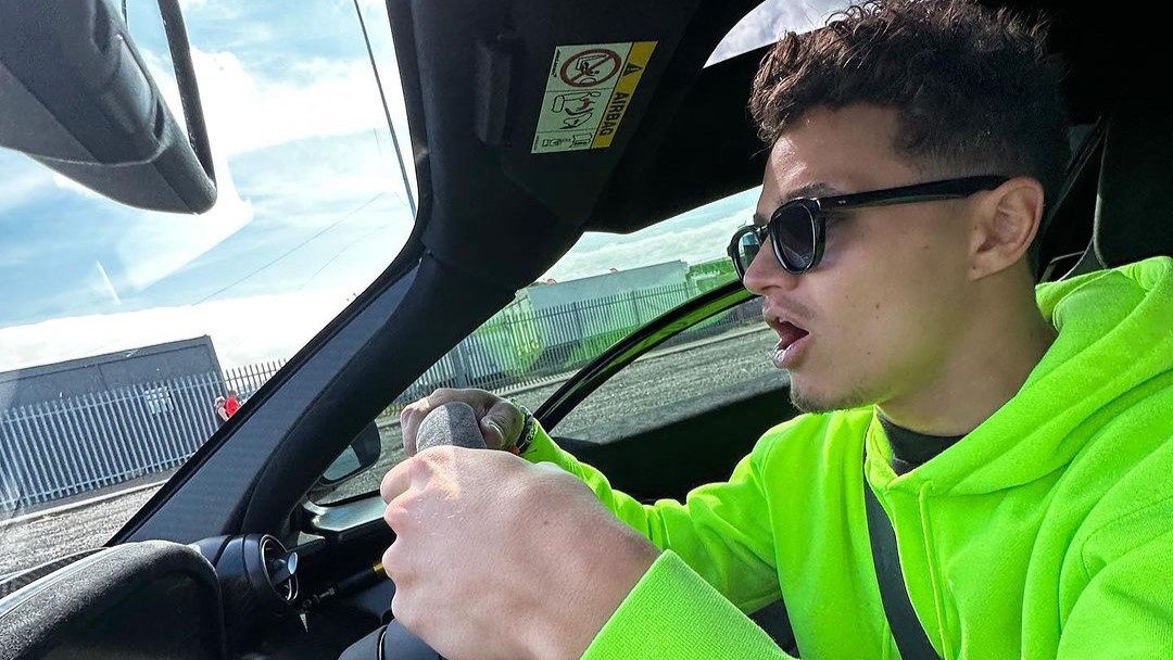 Realizzata per il pilota di Formula 1 Lando Norris, una McLaren così non si è mai vista!