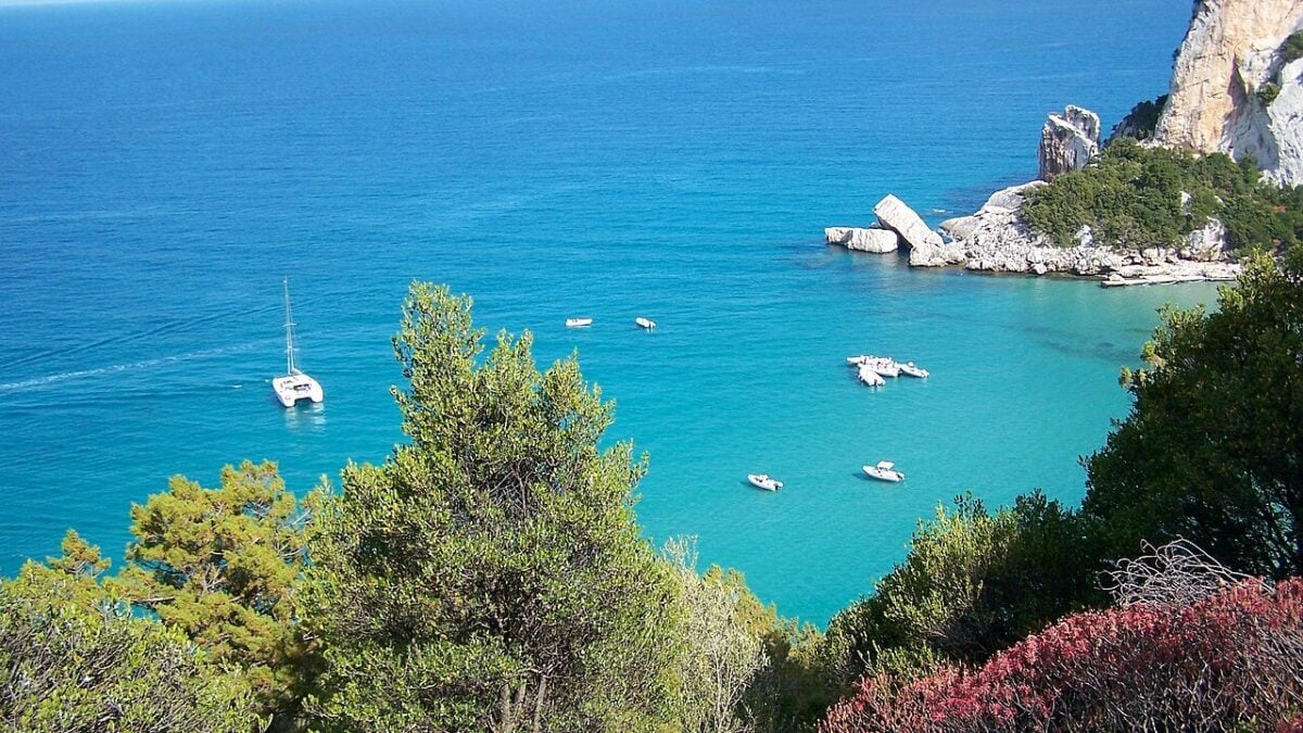 Queste spiagge nascoste italiane sono dei veri paradisi da scoprire ora!