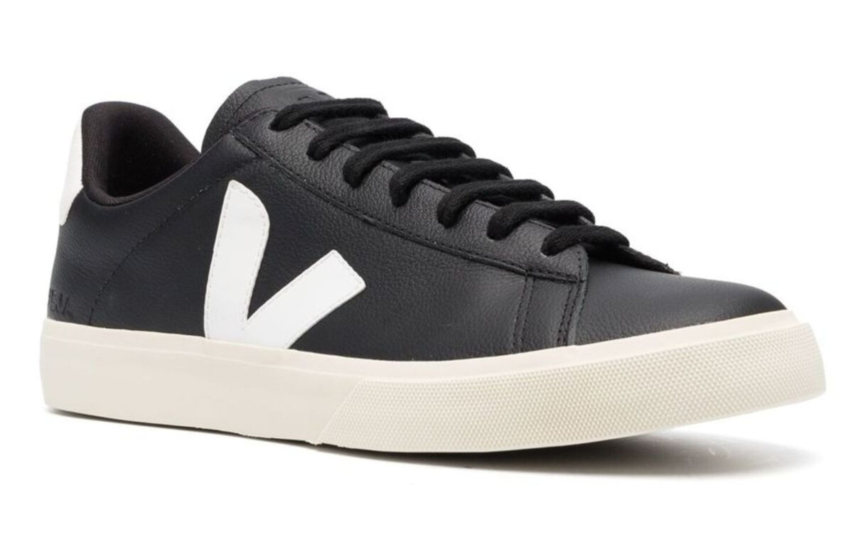 Eleganti e glam, le sneakers nere sono il must dell’Autunno 2024