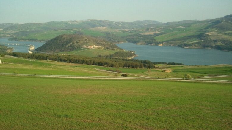 Un Borgo molisano unico sulle sponde di un incantevole Lago