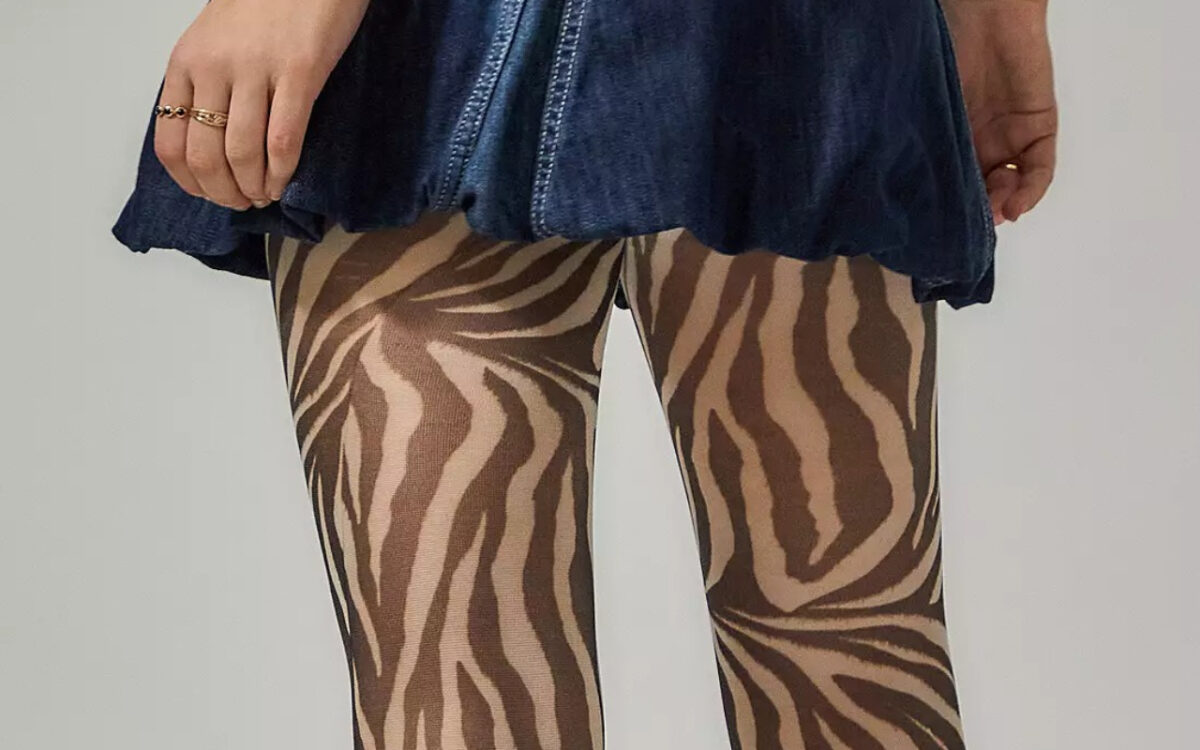 Per un look audace, punta sui collant animalier!