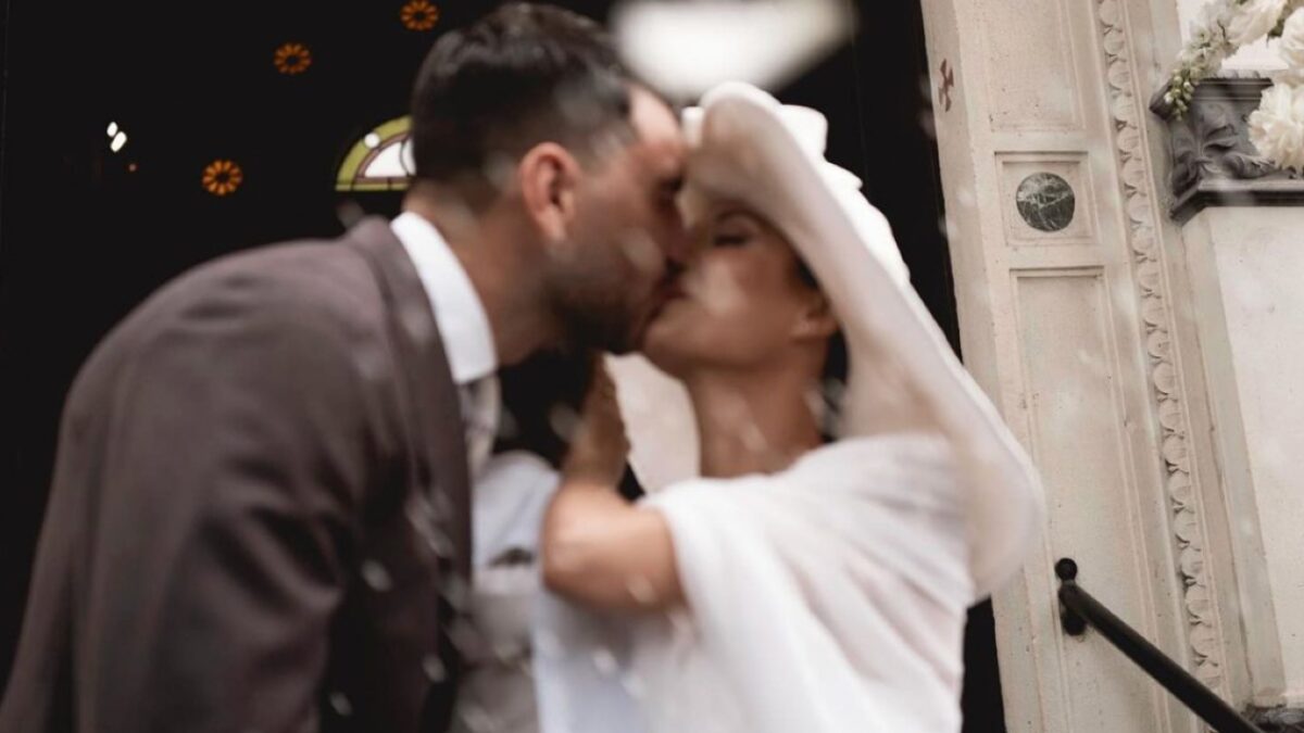 Beatrice Valli e Marco Fantini per il sì in chiesa scelgono la Porsche vintage super lusso