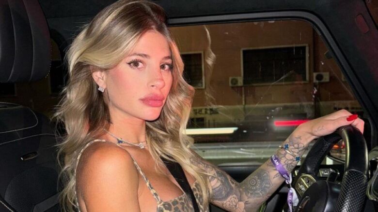 Chiara Nasti, gli Stivali con strass costano 6mila euro!