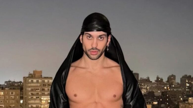 Mahmood sulla copertina di Icon, che visione con i Look d’alta moda