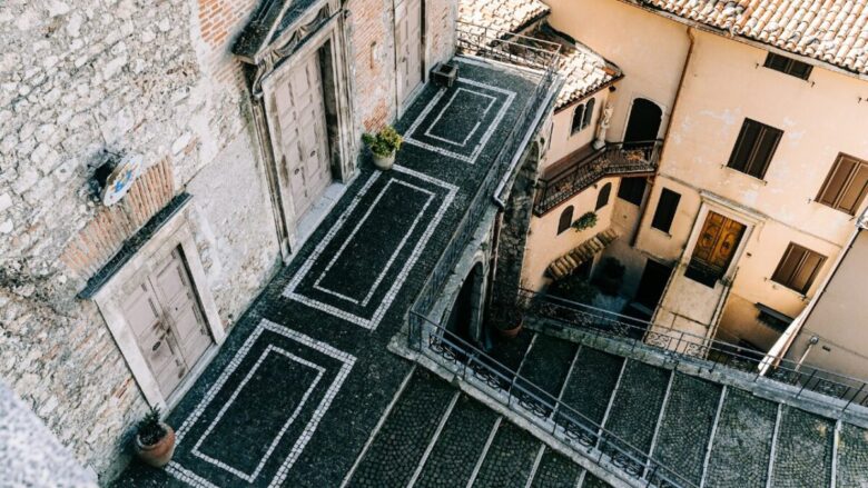 Questo borgo a pochi passi da Roma è un vero museo a cielo aperto. Che meraviglia!