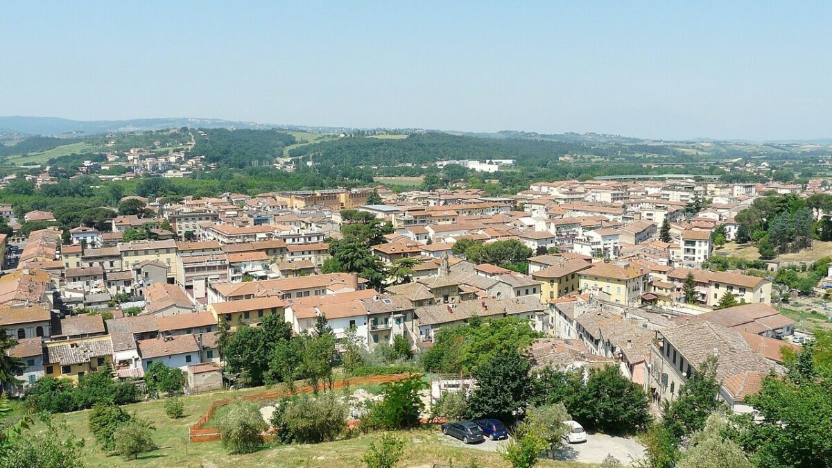 Uno splendido Borgo nel cuore della Toscana che dato i natali al grande Boccaccio