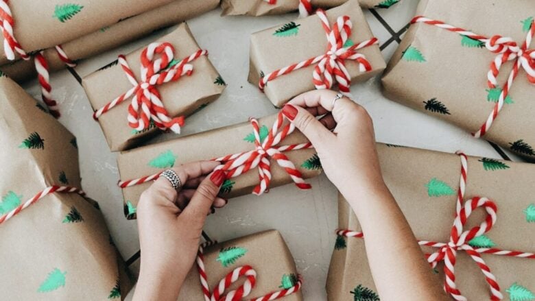 Come liberarsi dei regali brutti ricevuti a Natale…