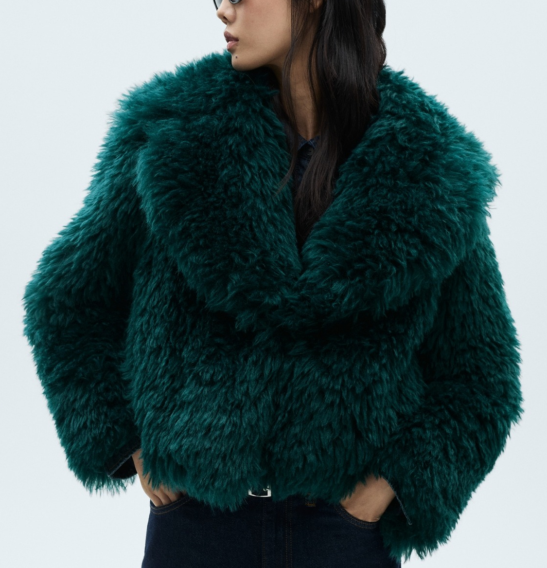 Queste giacche faux fur sono il “mai più senza” dell’Inverno 2025