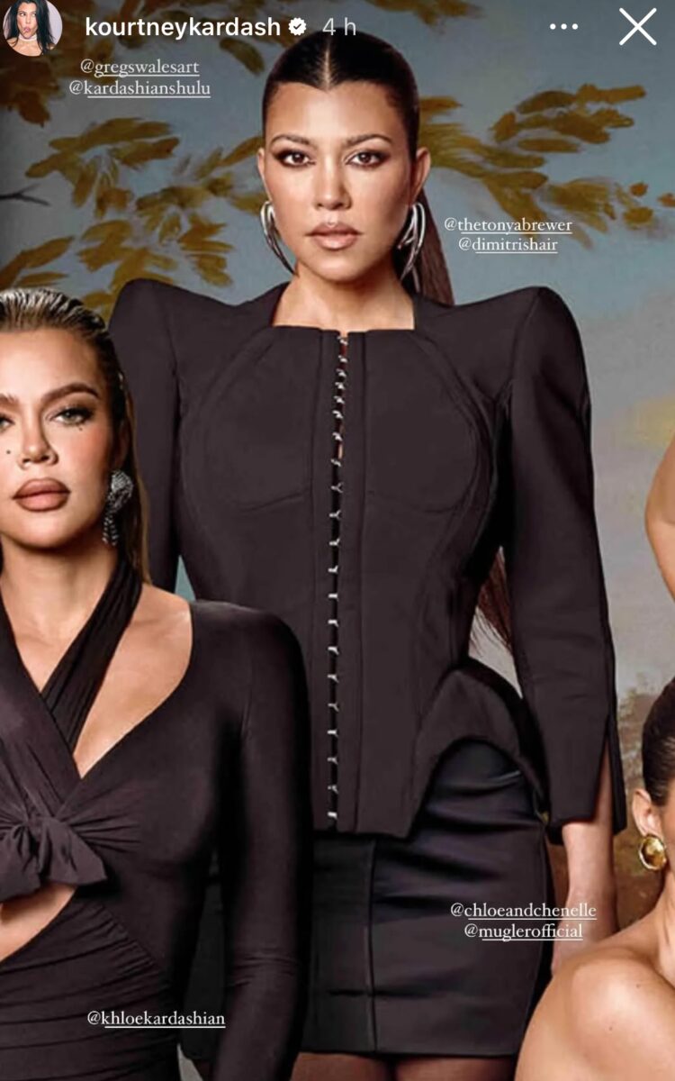 Kourtney Kardashian, Look griffato per lanciare la nuova stagione di The Kardashians