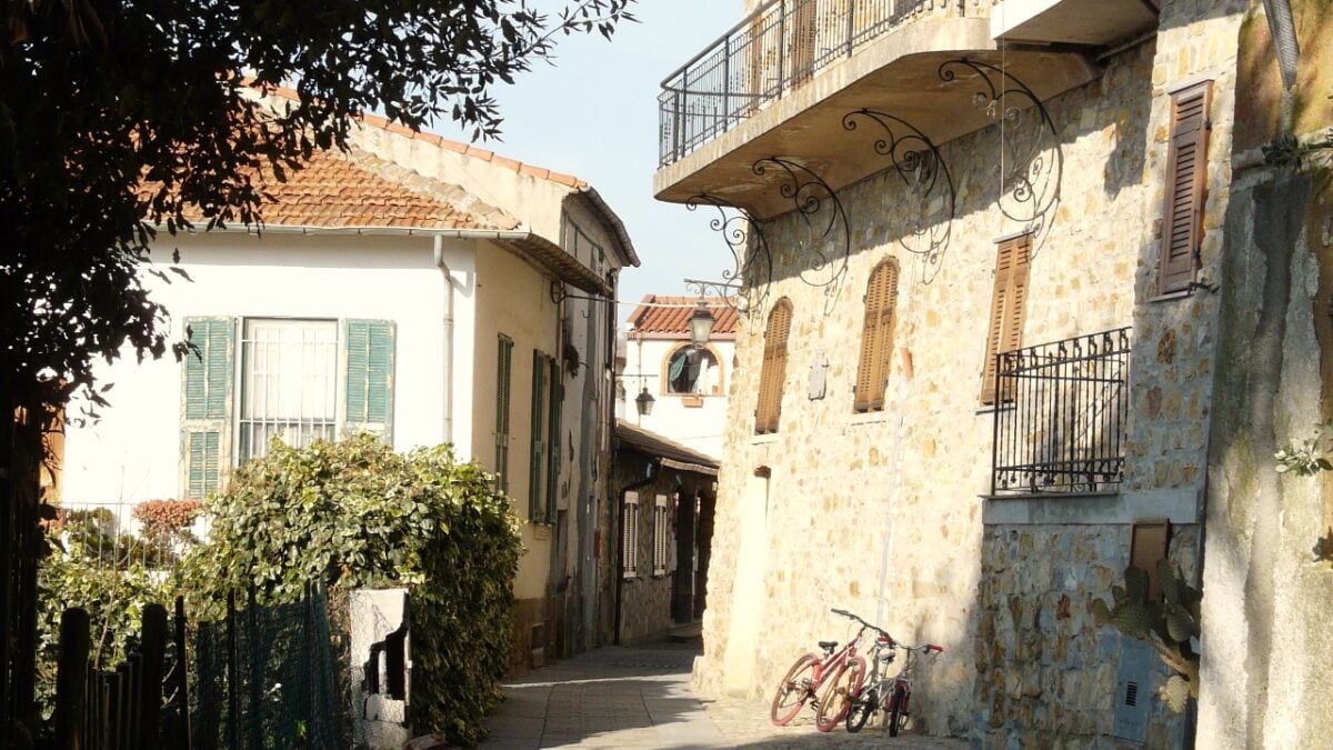 Un borgo affascinate dell’entroterra Ligure, con una storia davvero singolare!