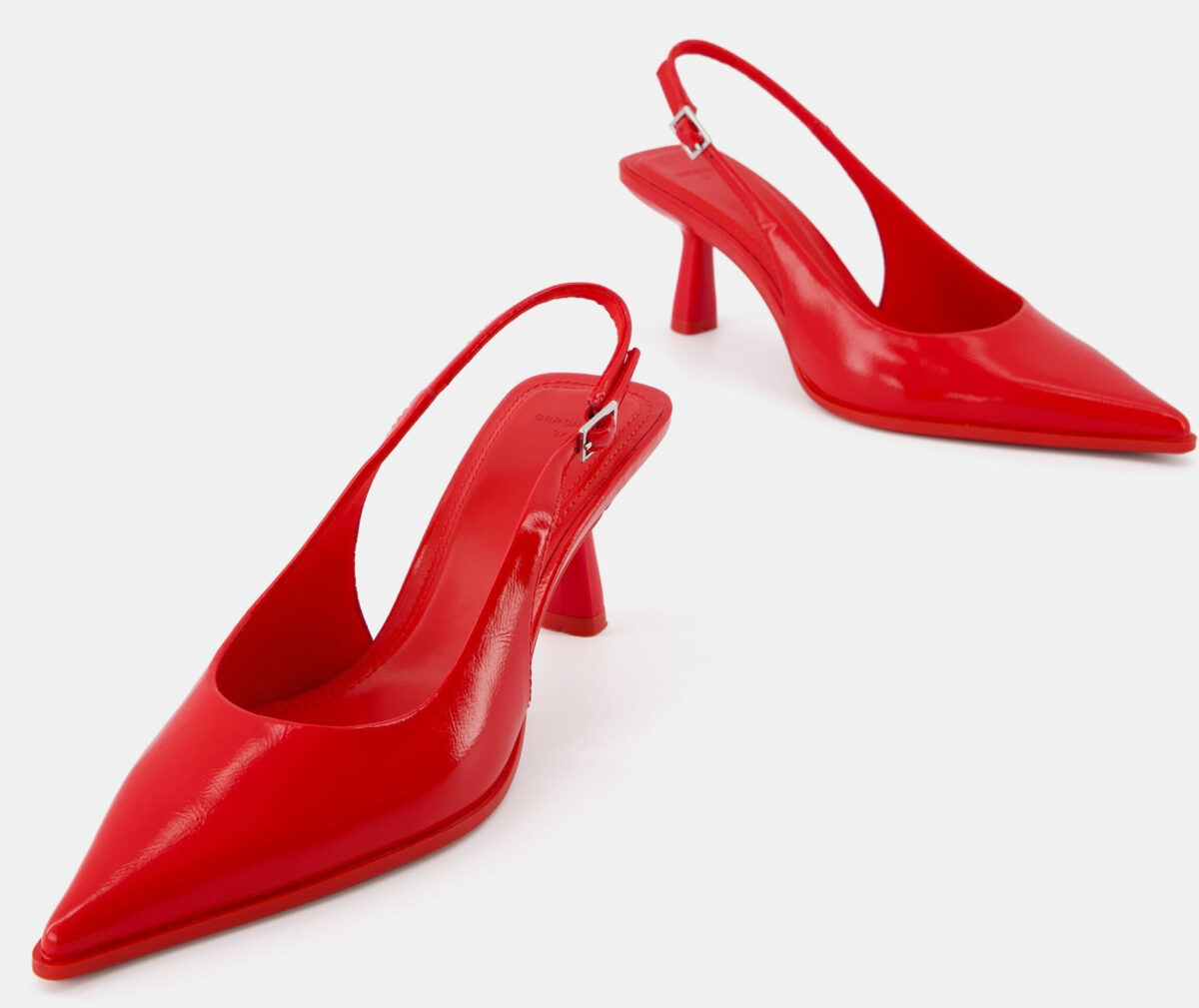 Le Scarpe rosse sono l’accessorio perfetto per San Valentino 2025