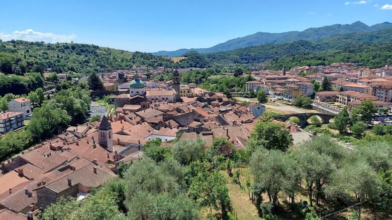 Questo borgo della Lunigiana è una perla tra due fiumi da scoprire ora