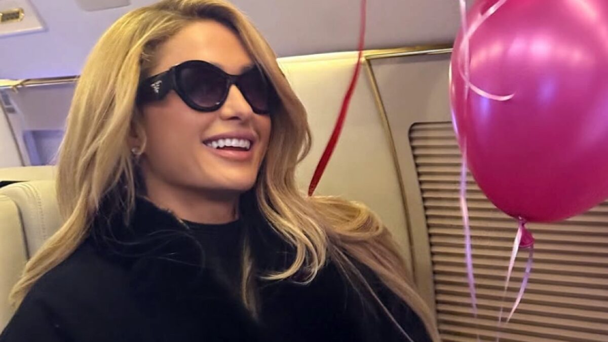 Paris Hilton mette in vendita i suoi abiti griffati per una buona causa