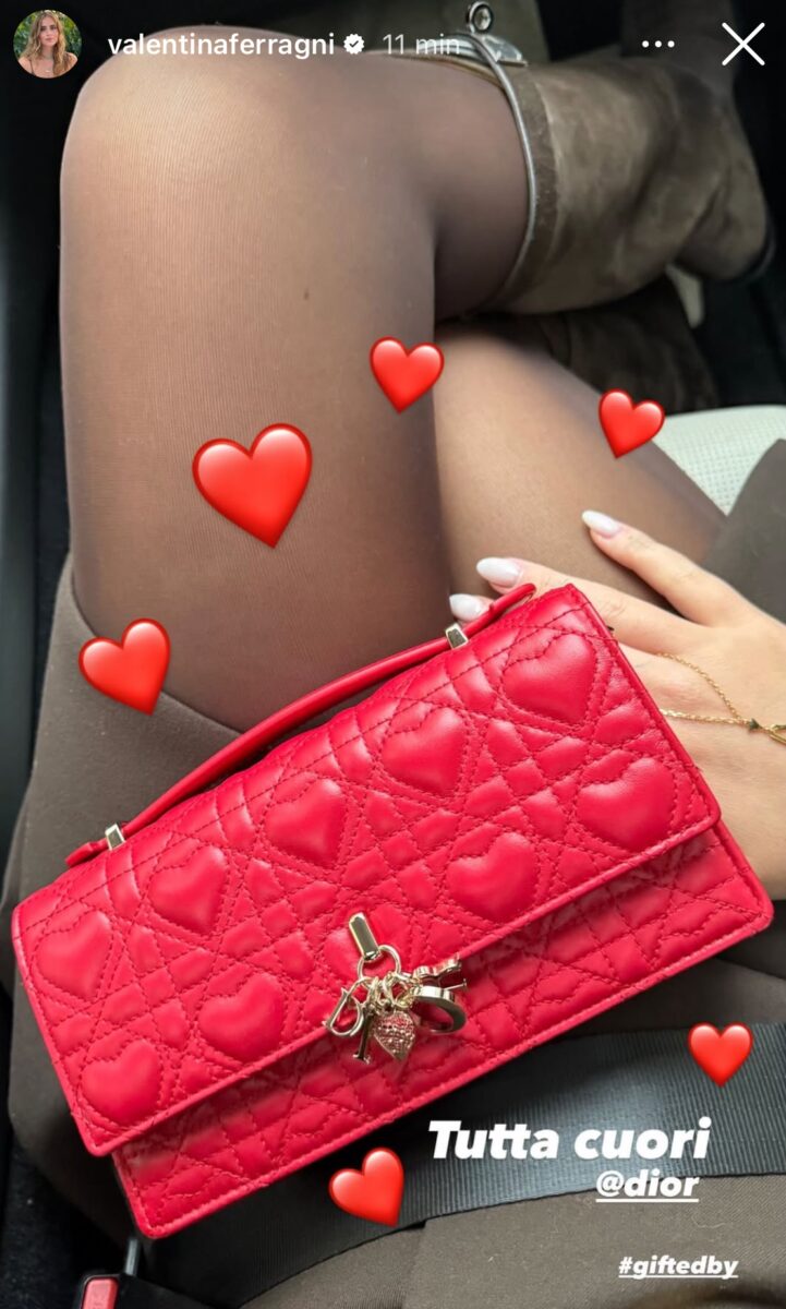 Valentina Ferragni sfoggia la Borsa deluxe perfetta per gli innamorati