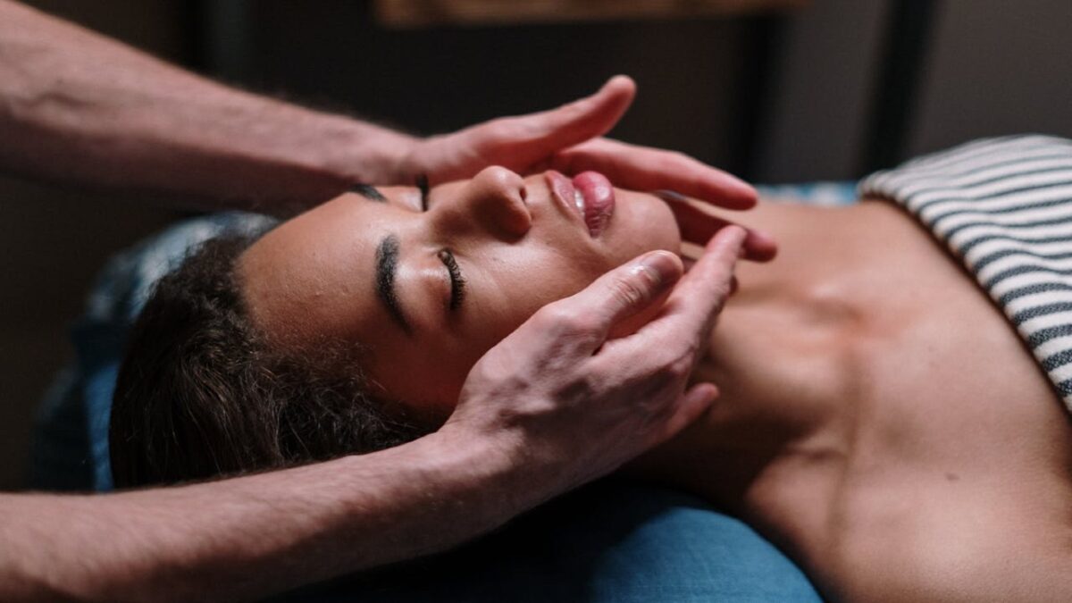 Siero massaggi Viso: la novità beauty di cui sentiremo molto parlare!