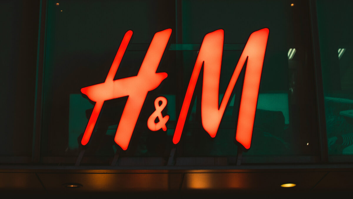 H&M firma le ballerine più belle e low cost della Primavera 2025