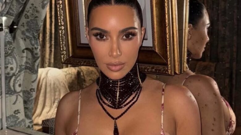 Kim Kardashian, che lusso l’abito vintage di John Galliano (FOTO)