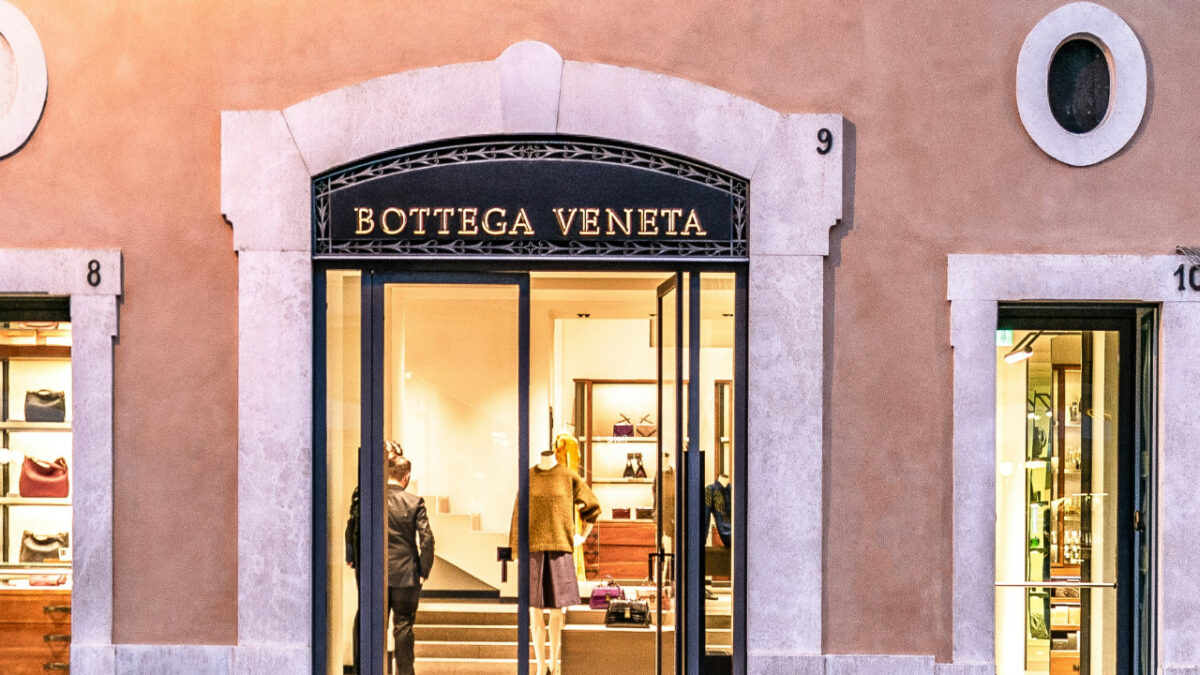 Tutte pazze per la borsa Knot Lock di Bottega Veneta, chic e briosa